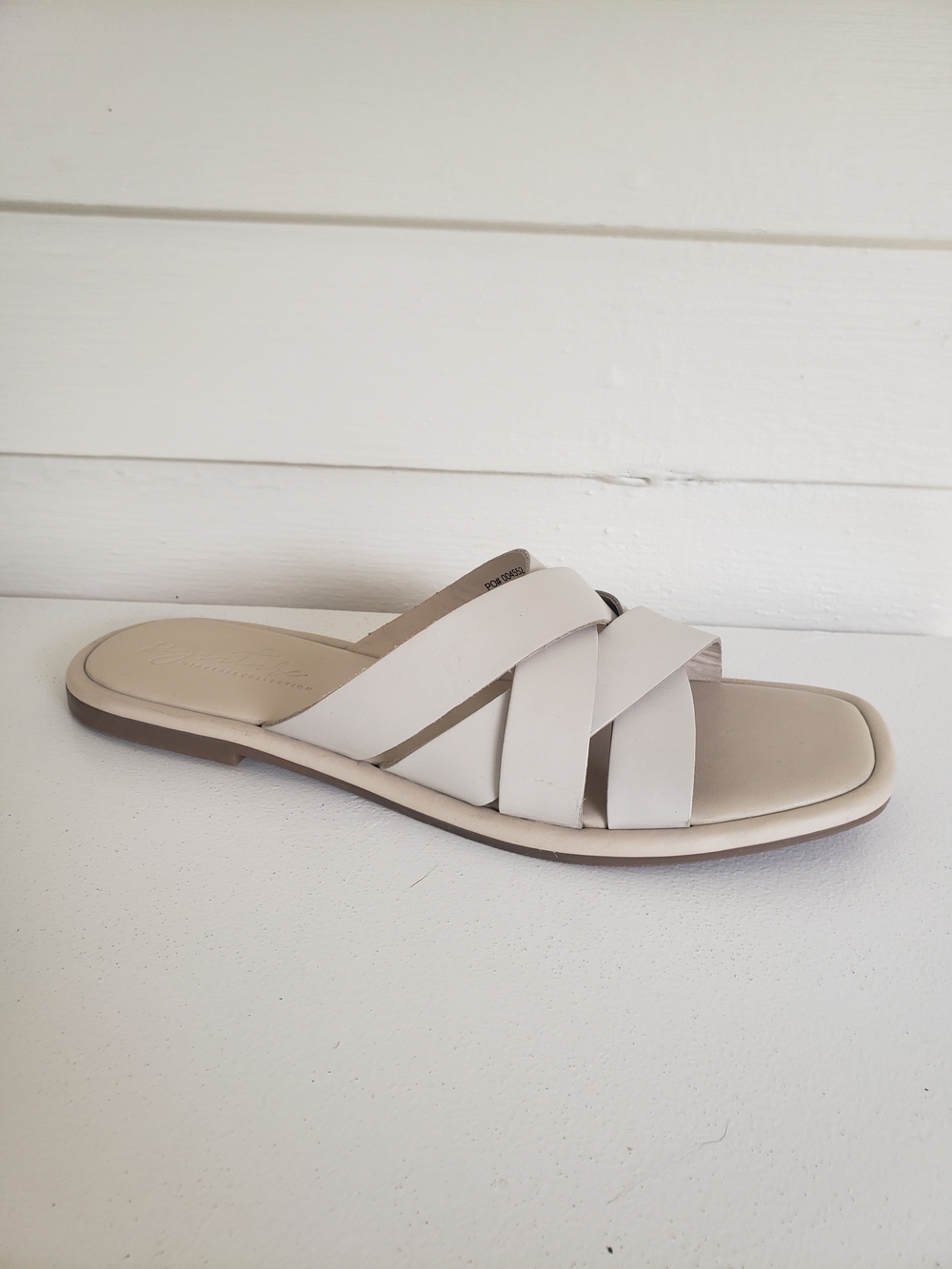 Journee Collection Women's Off-white Leather Slide Sandals Size 8.5